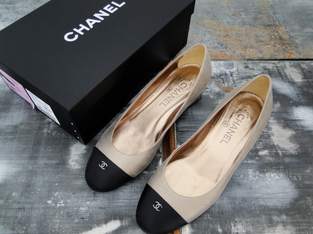 Chanel Cap Toe CC Low Heel Pump