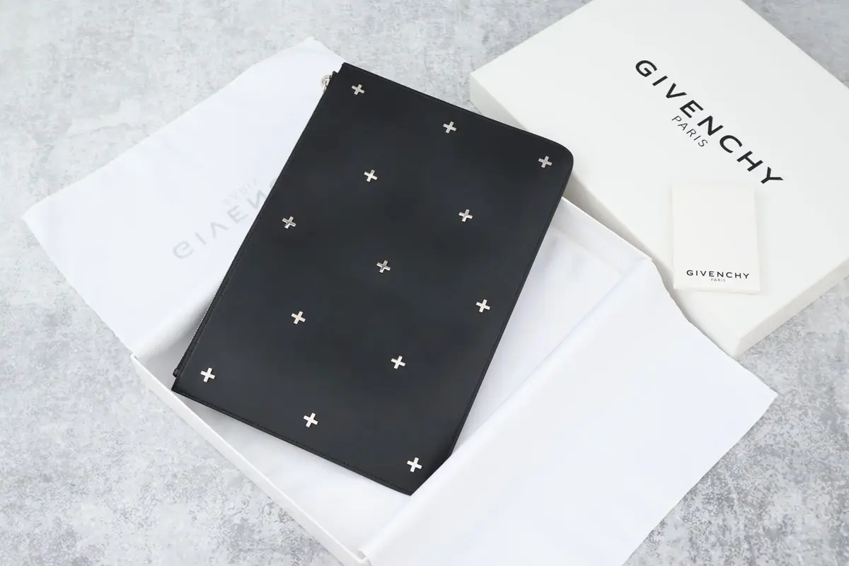 givenchycrosspouchclutch2