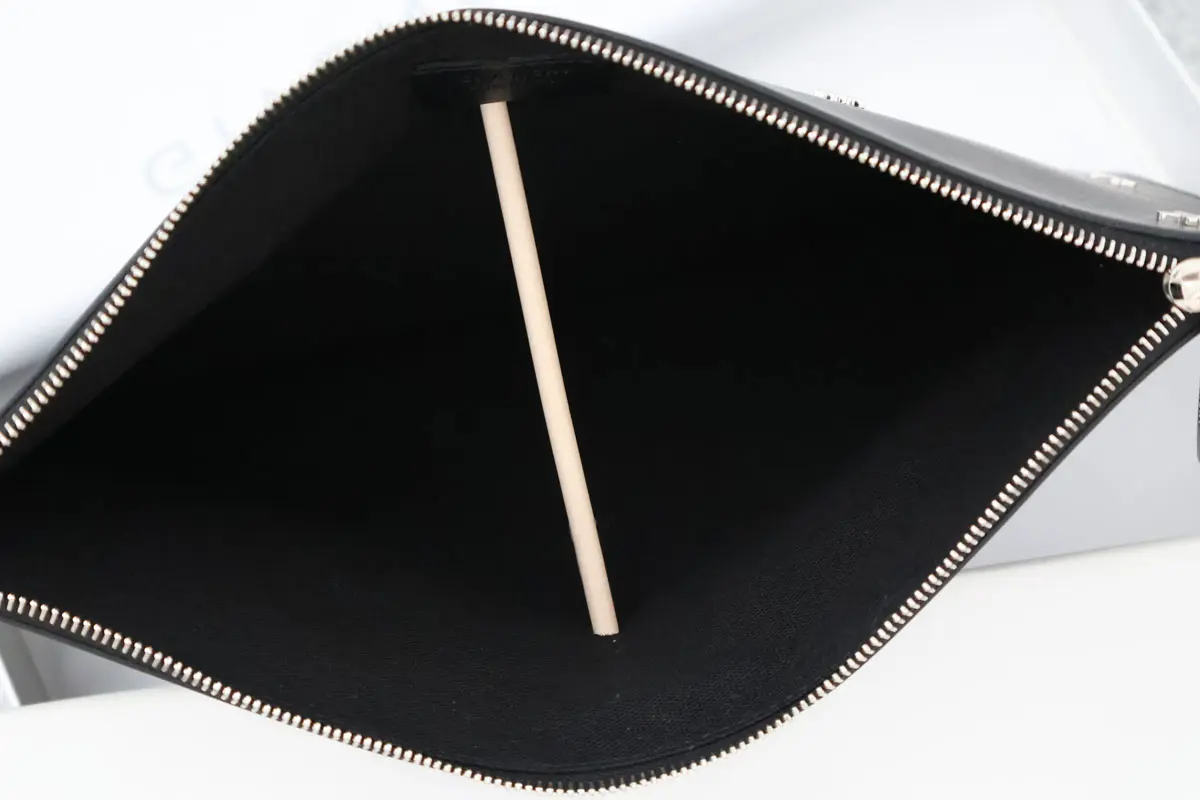 givenchycrosspouchclutch4