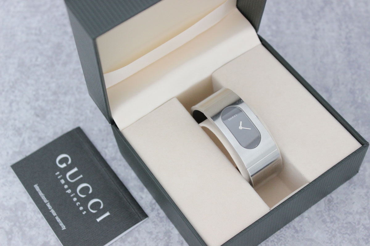 GUCCI 2400 L ステンレススチール 時計 Authentic GUCCI 2400L WATCH water resistant stainless steel